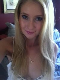 Lauren Volker taking a selfie