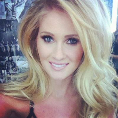 Lauren Volker taking a selfie