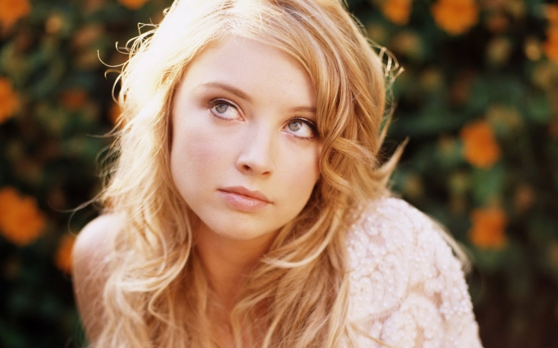 Elisabeth Harnois