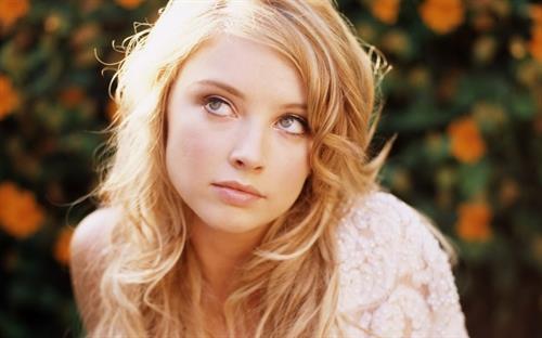 Elisabeth Harnois
