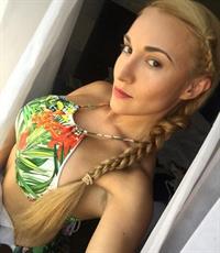 Katerina Schload taking a selfie