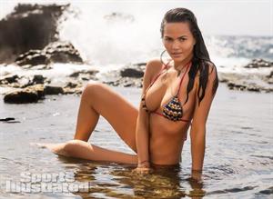 Chrissy Teigen Bikini Pictures Sports Illustrated 2013 Swimsuit Edition