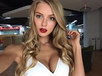 Alena Filinkova taking a selfie