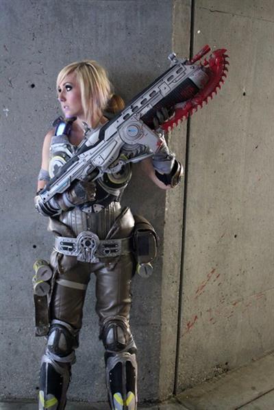 Jessica Nigri as Anya Stroud 