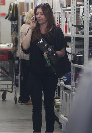 Alyson Hannigan Goes shopping in Santa Monica (November 7, 2013) 