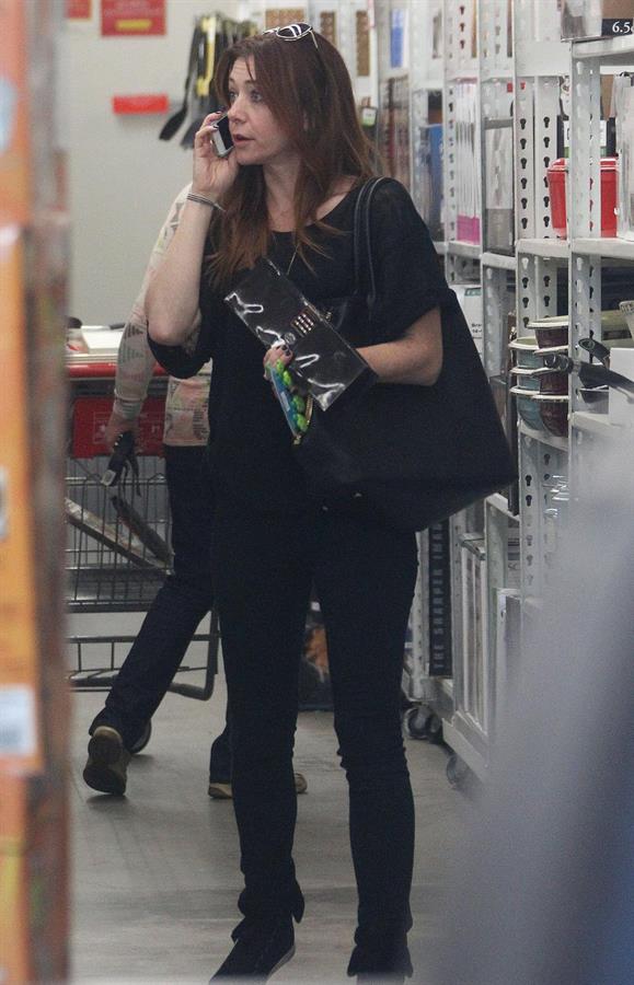 Alyson Hannigan Goes shopping in Santa Monica (November 7, 2013) 