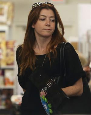 Alyson Hannigan Goes shopping in Santa Monica (November 7, 2013) 