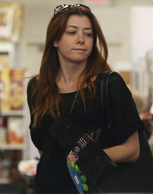 Alyson Hannigan Goes shopping in Santa Monica (November 7, 2013) 