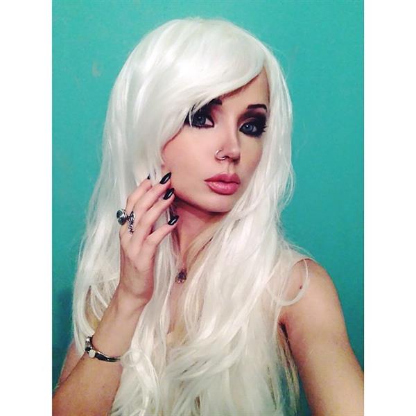 Valeria Lukyanova taking a selfie