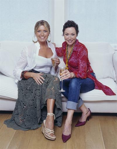 Amanda Mealing Photoshoots  
