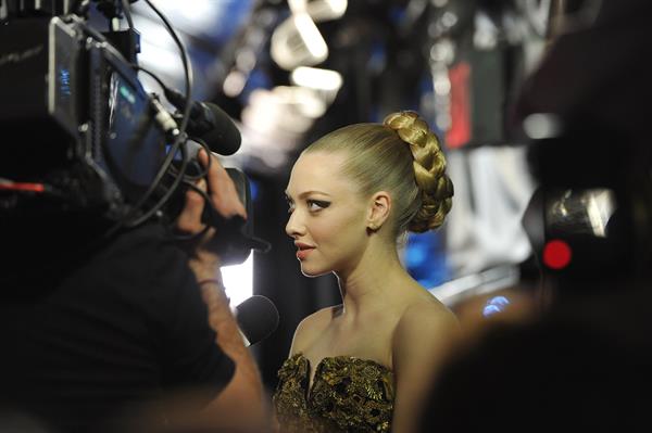 Amanda Seyfried 'Les Miserables' premiere in New York 12/10/12 