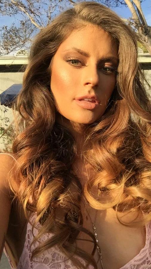 Hannah Stocking taking a selfie