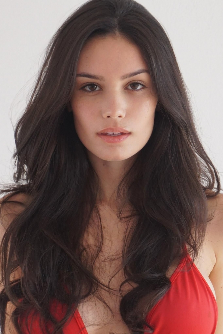 Anne de Paula de biquíni