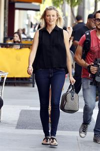 Amy Smart - Leaving The Farm after having lunch in Los Angeles - August 1, 2012