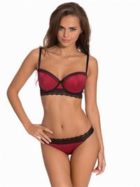 Xenia Deli in lingerie