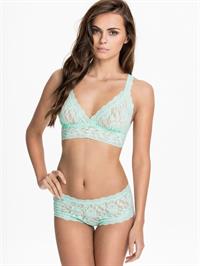 Xenia Deli in lingerie