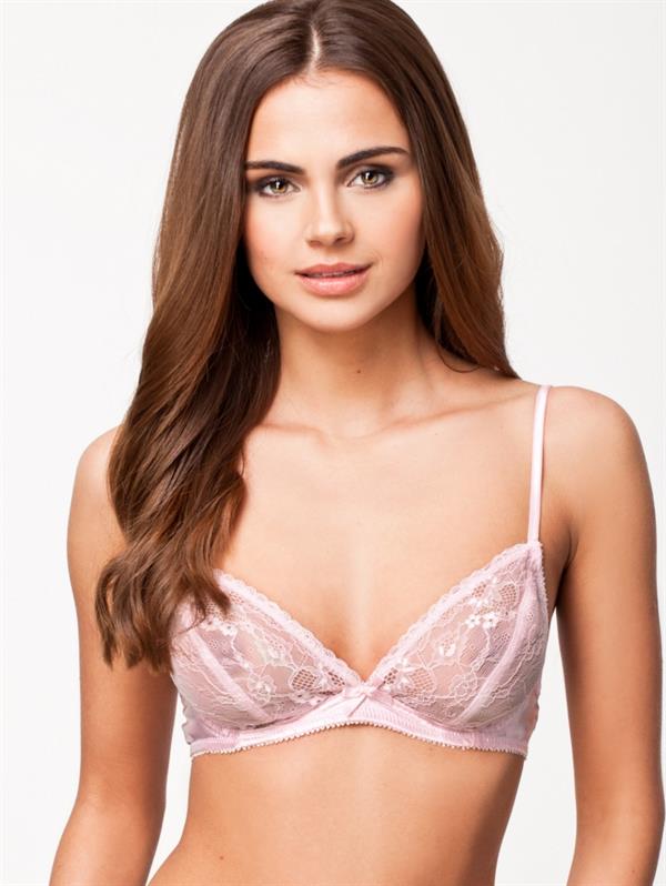 Xenia Deli in lingerie