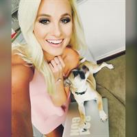 Tomi Lahren taking a selfie