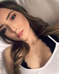 Hailie Scott taking a selfie