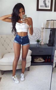 Rosanna Cordoba taking a selfie