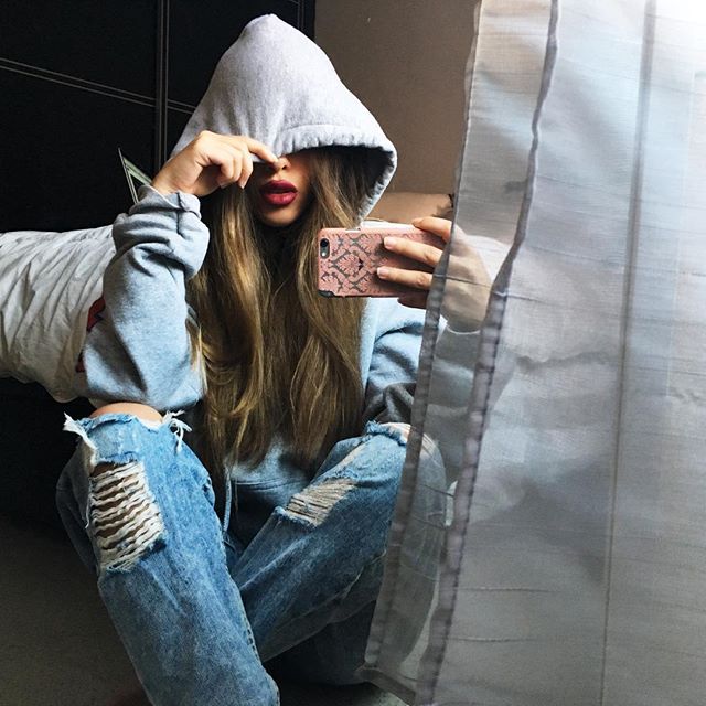 Sandra Fennou taking a selfie