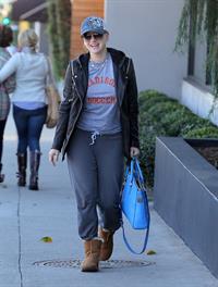 Anna Faris Stops by Salon Benjamin in West Hollywood (November 20, 2012) 
