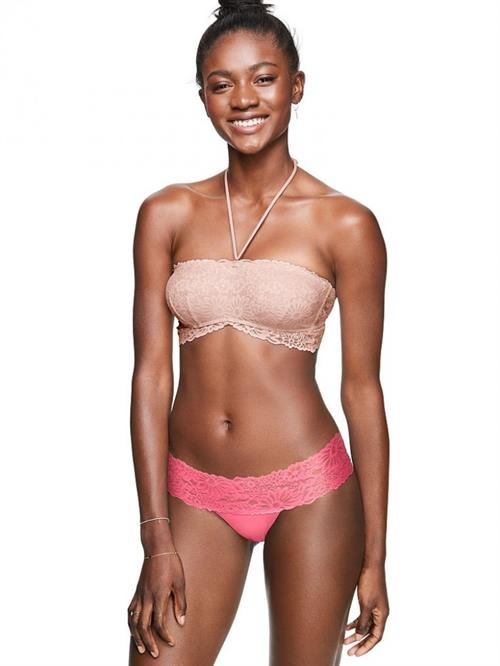 Zuri Tibby in lingerie