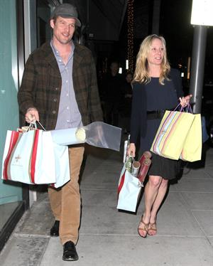 Anne Heche shops at the Paper Store in Beverly Hills on December 7, 2011 