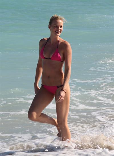 Anne Vyalitsyna bikini candids in Miami 11/23/12 