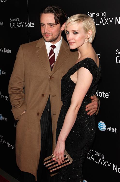 Ashlee Simpson Samsung and AT&T fashion take note studio on February 14, 2012