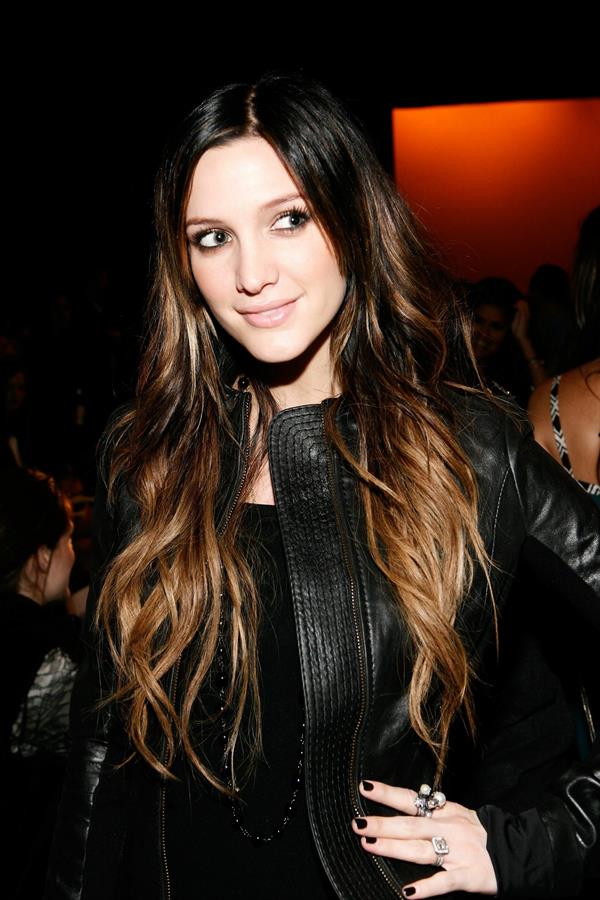 Ashlee Simpson at Max Azria Spring Collection on September 10, 2010