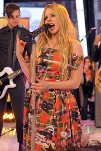 Avril Lavigne – “Good Morning America” NYC 11/5/13  