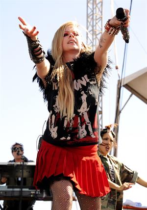 Avril Lavigne – iHeartRadio Music Festival 9/21/13  