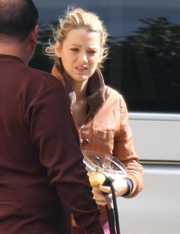 Blake Lively 'Gossip Girl' set in New York City - October 18, 2012 