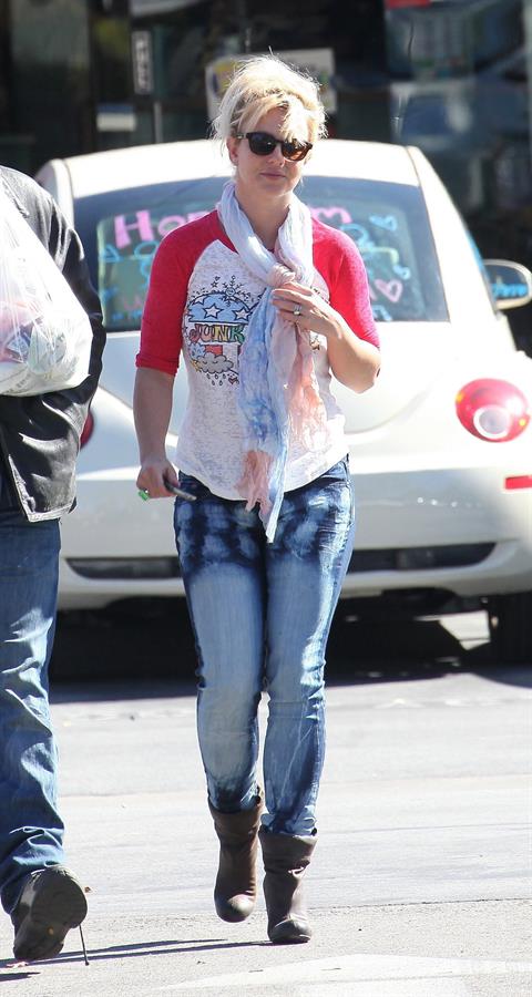 Britney Spears at a fast food restaurant in Calabasas 11/10/12 