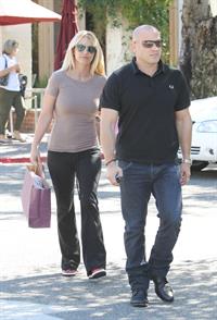 Britney Spears out shopping in Calabasas 10/23/12 