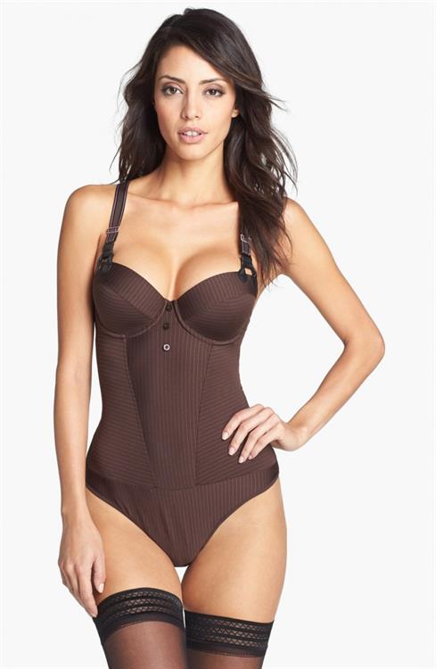 Mayra Suárez in lingerie