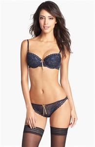 Mayra Suárez in lingerie