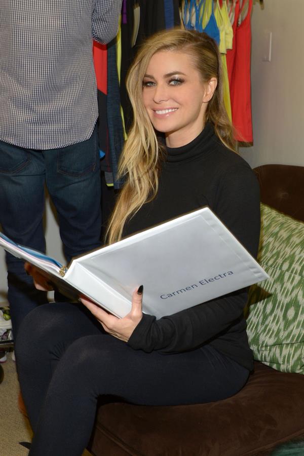 Carmen Electra Preparing for her FONey Years Eve Appearance in LA 26.12.12 