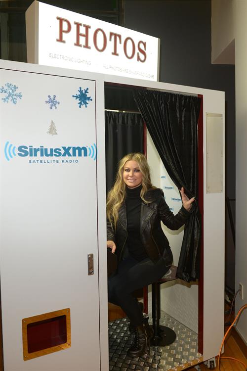 Carmen Electra Enters the Sirius M Studios in New York 05.12.12 