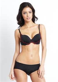 Mayra Suárez in lingerie