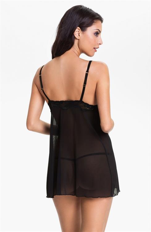 Mayra Suárez in lingerie