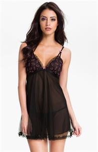 Mayra Suárez in lingerie