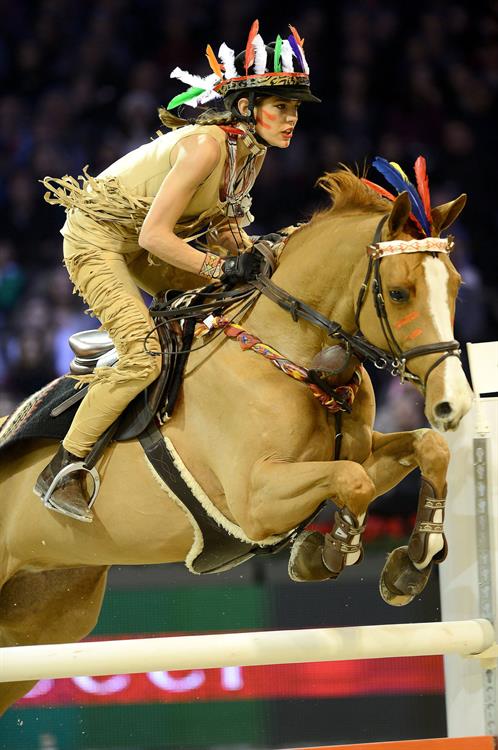 Charlotte Casiraghi Gucci Paris Masters 2012 - Day 2 (Dec 1, 2012) 
