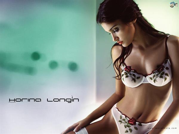 Korina Longin in lingerie