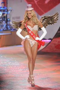 Erin Heatherton in lingerie