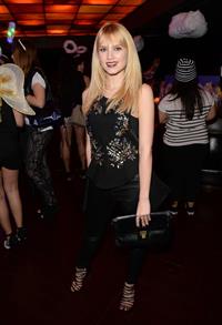 Claudia Lee Fresh-Tops #SELENATORHEAVEN Selena Gomez Concert Viewing Party (November 6, 2013) 