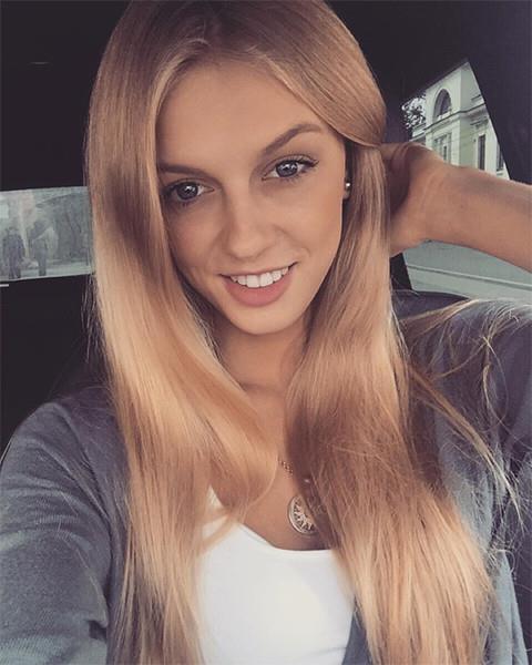 Alena Filinkova taking a selfie