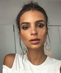 Emily Ratajkowski