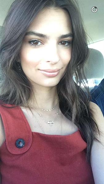 Emily Ratajkowski taking a selfie